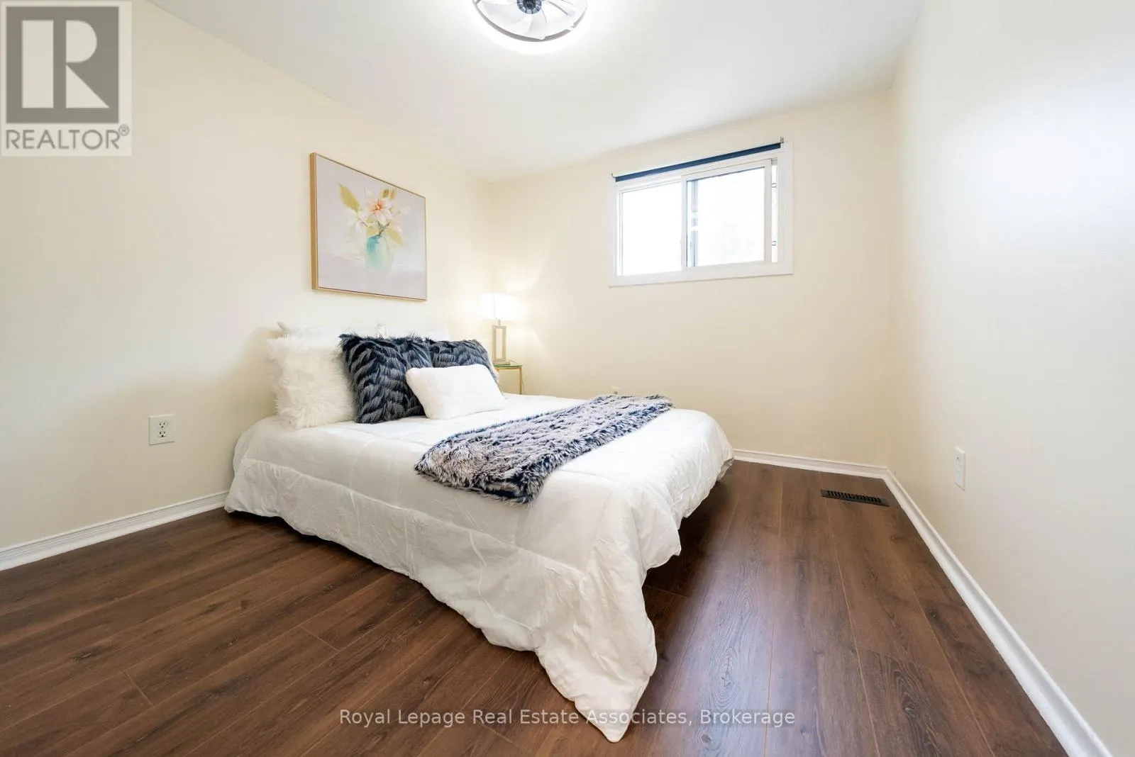 41 BARRETT CRESCENT
