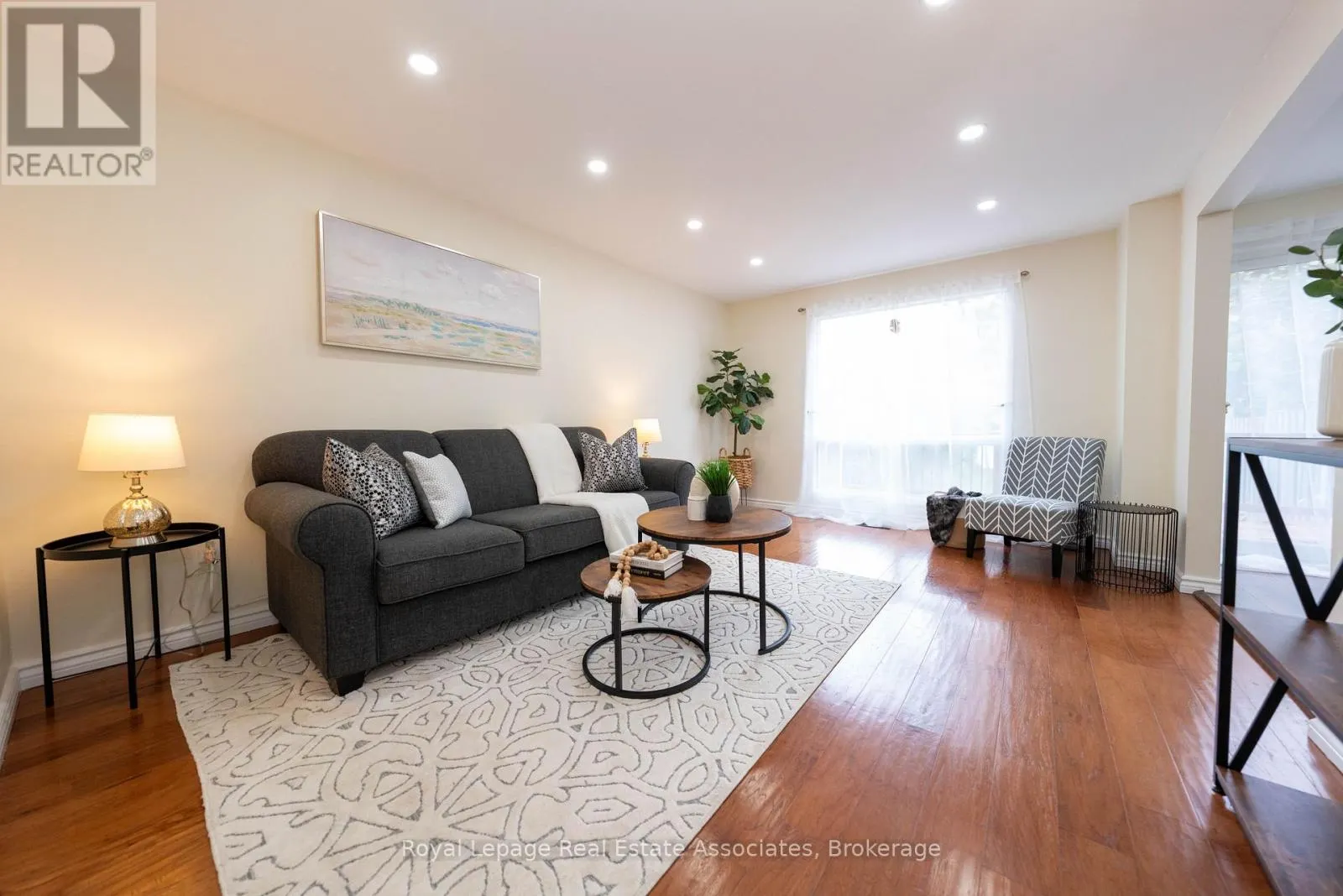 41 BARRETT CRESCENT