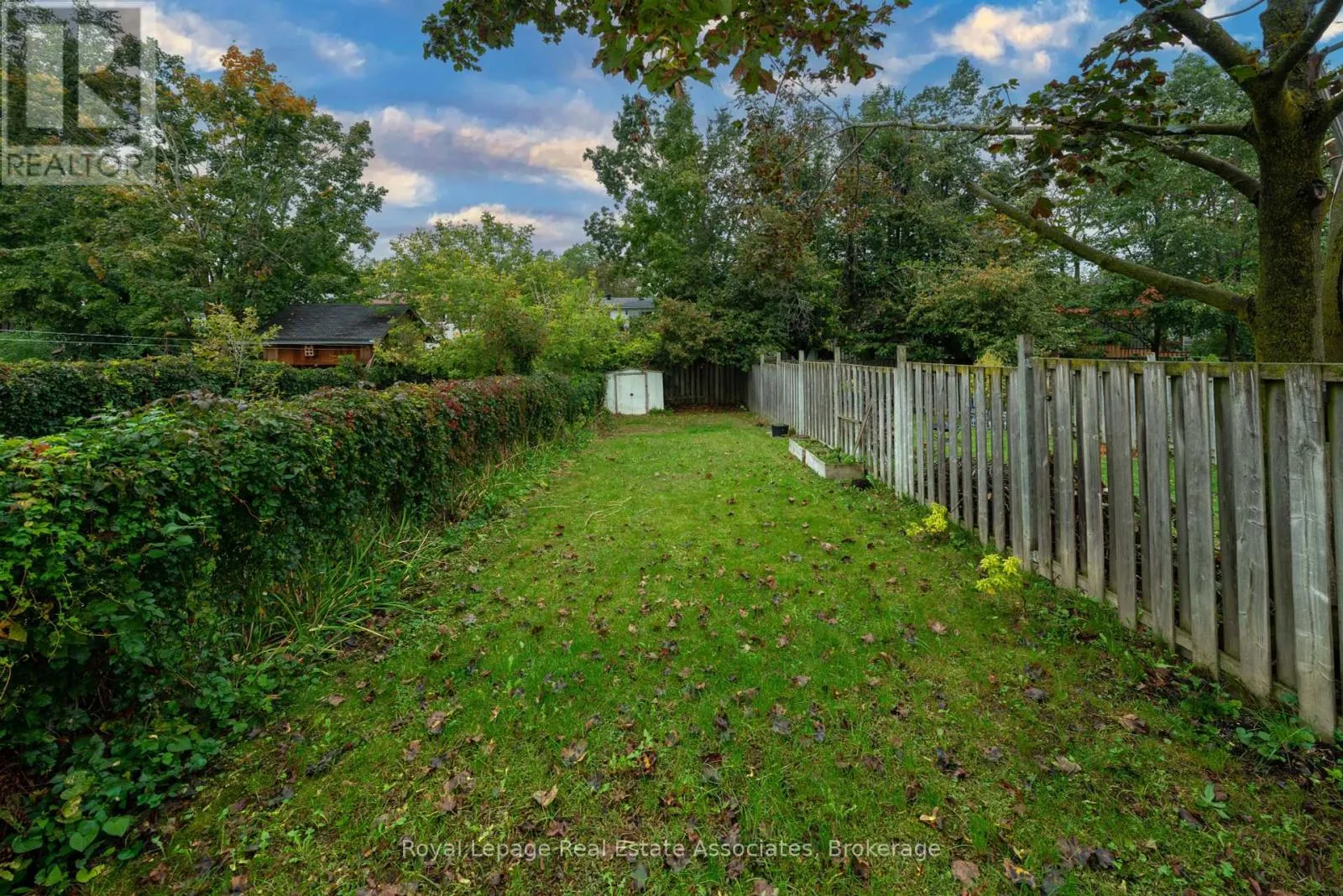 41 BARRETT CRESCENT