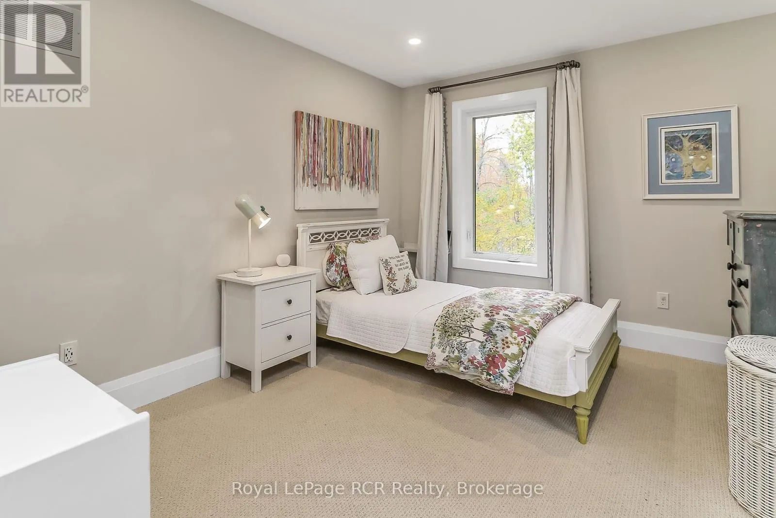 3 HOLLY COURT