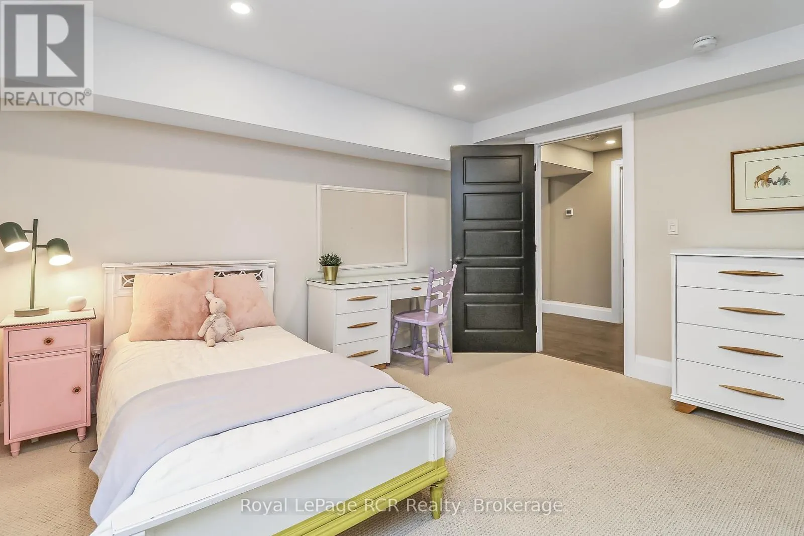 3 HOLLY COURT