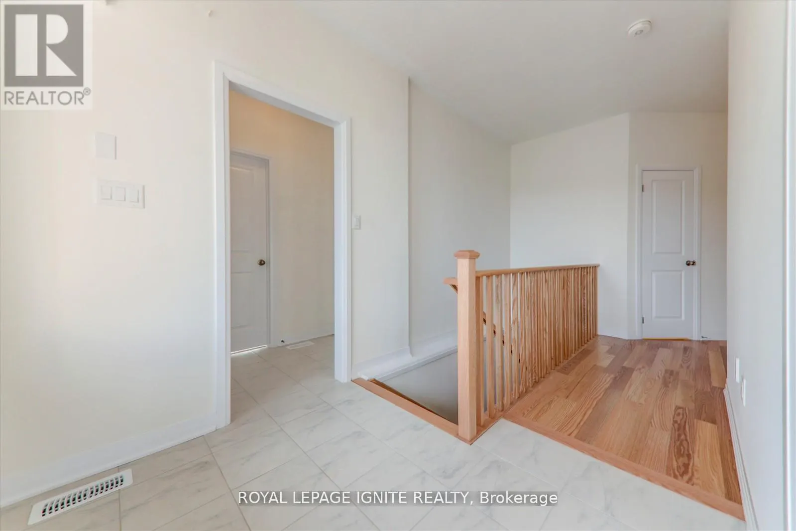 553 HUDSON CRESCENT