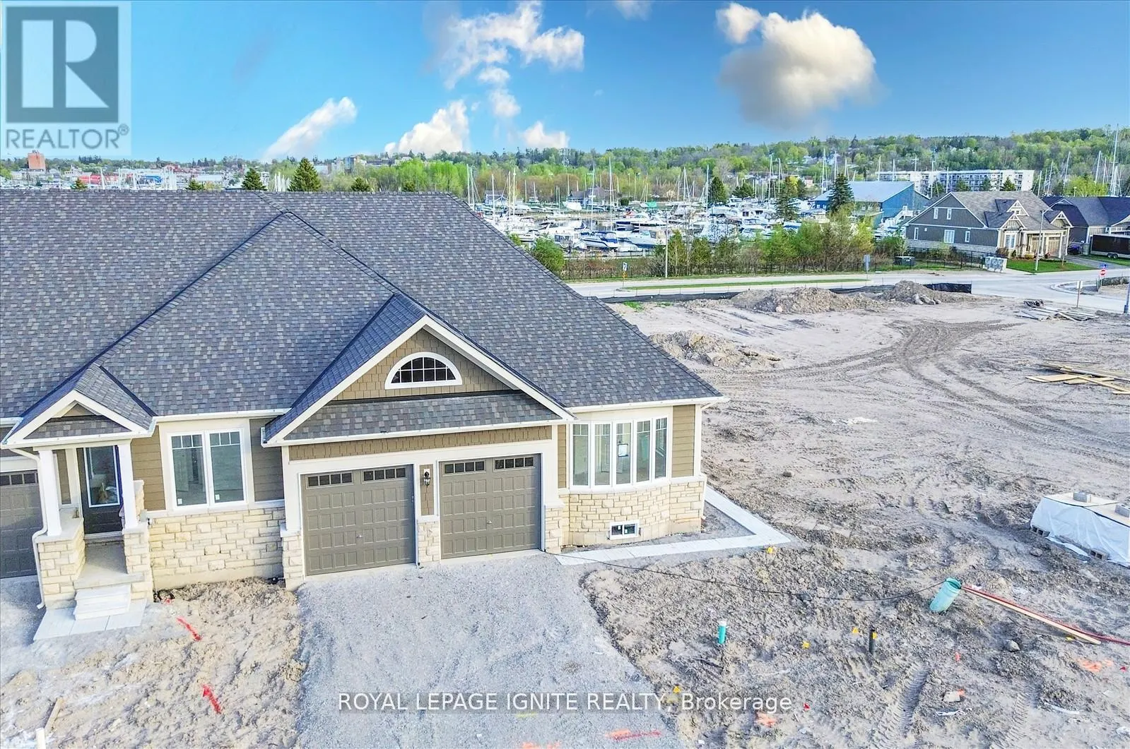 553 HUDSON CRESCENT