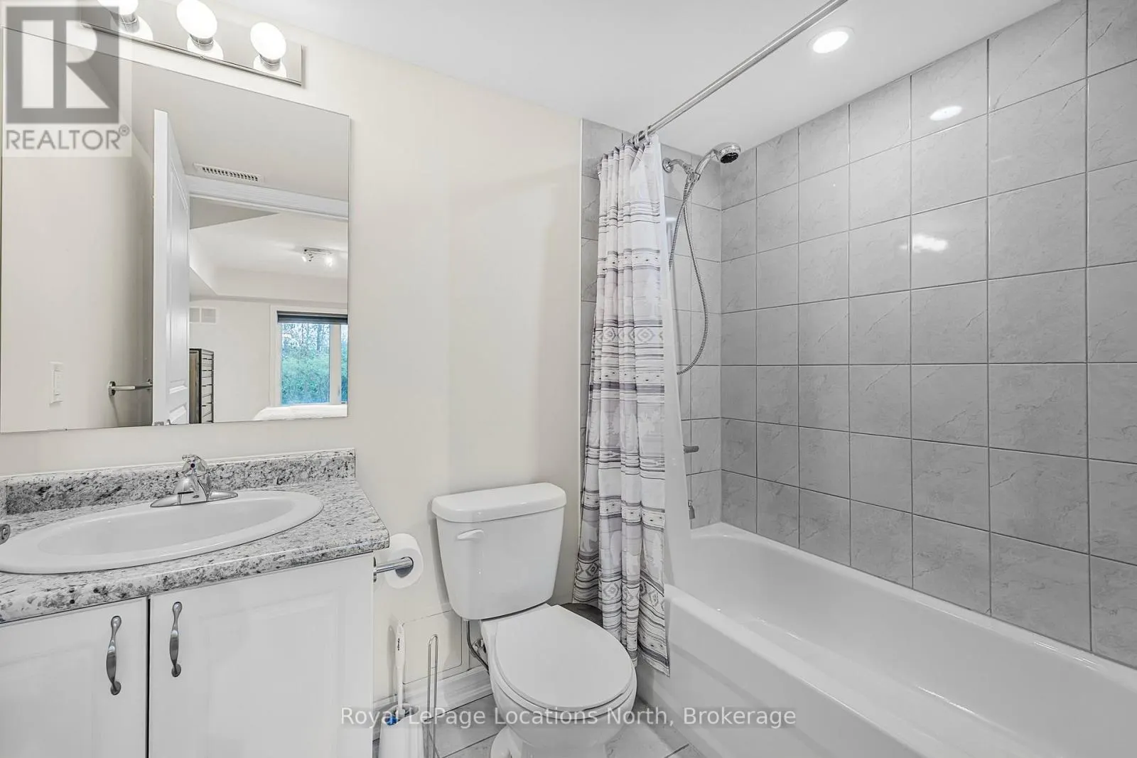 104 - 4 ANCHORAGE CRESCENT, #104