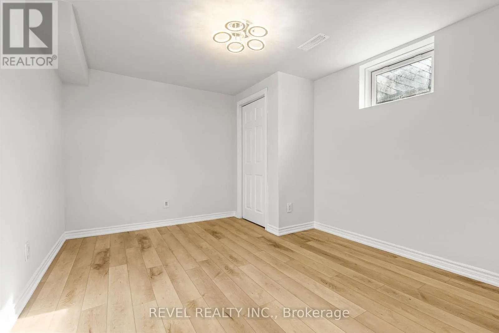1 GLENHILL DRIVE