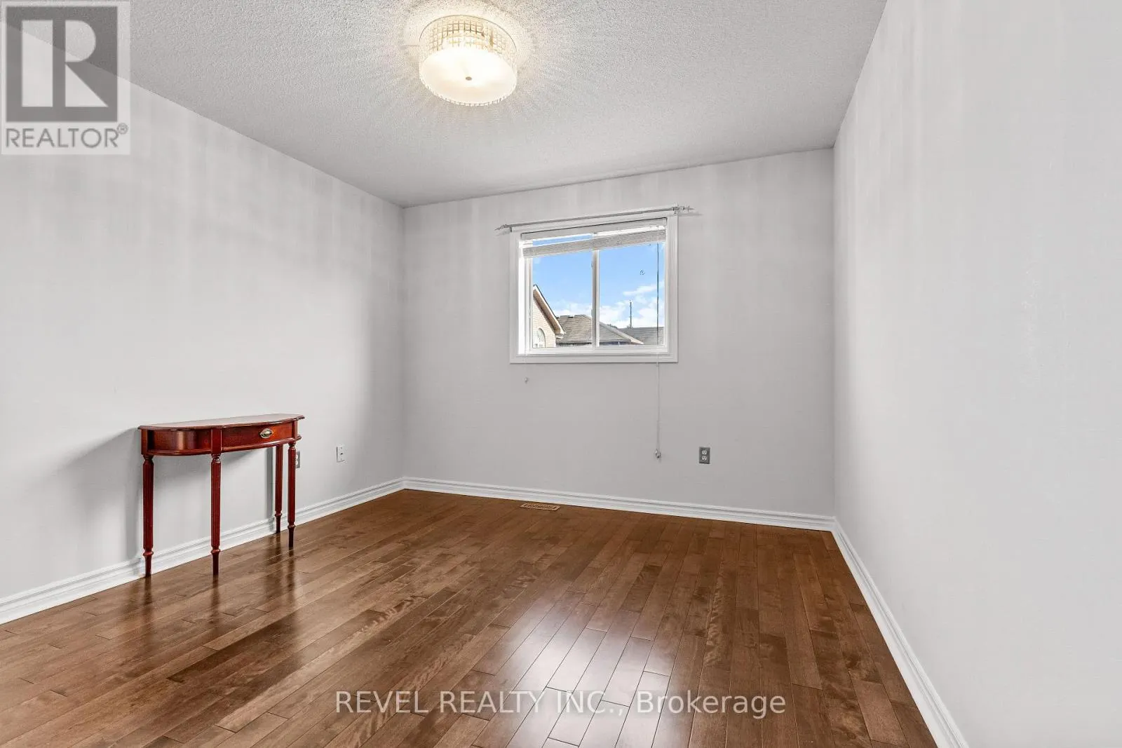 1 GLENHILL DRIVE