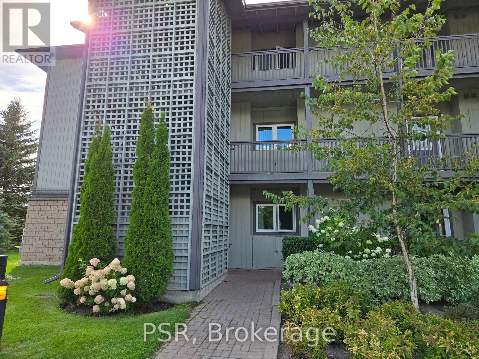 7 - 650 JOHNSTON PARK AVENUE, #7