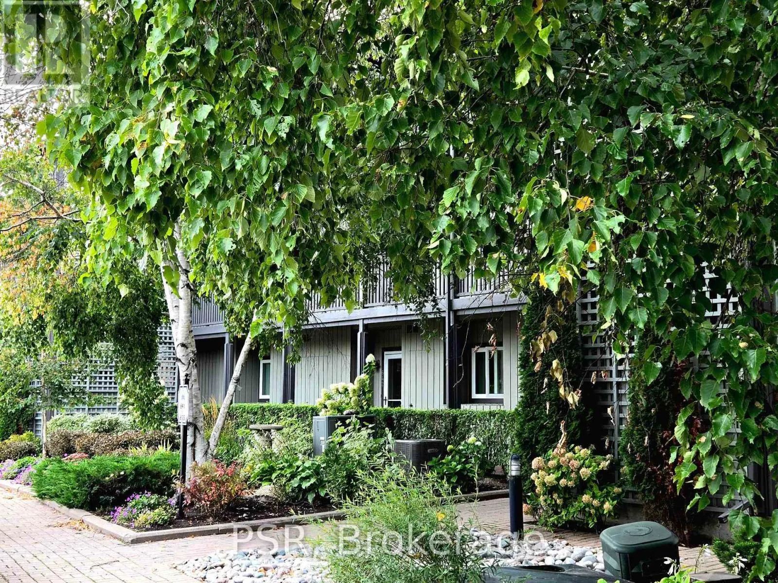 7 - 650 JOHNSTON PARK AVENUE, #7