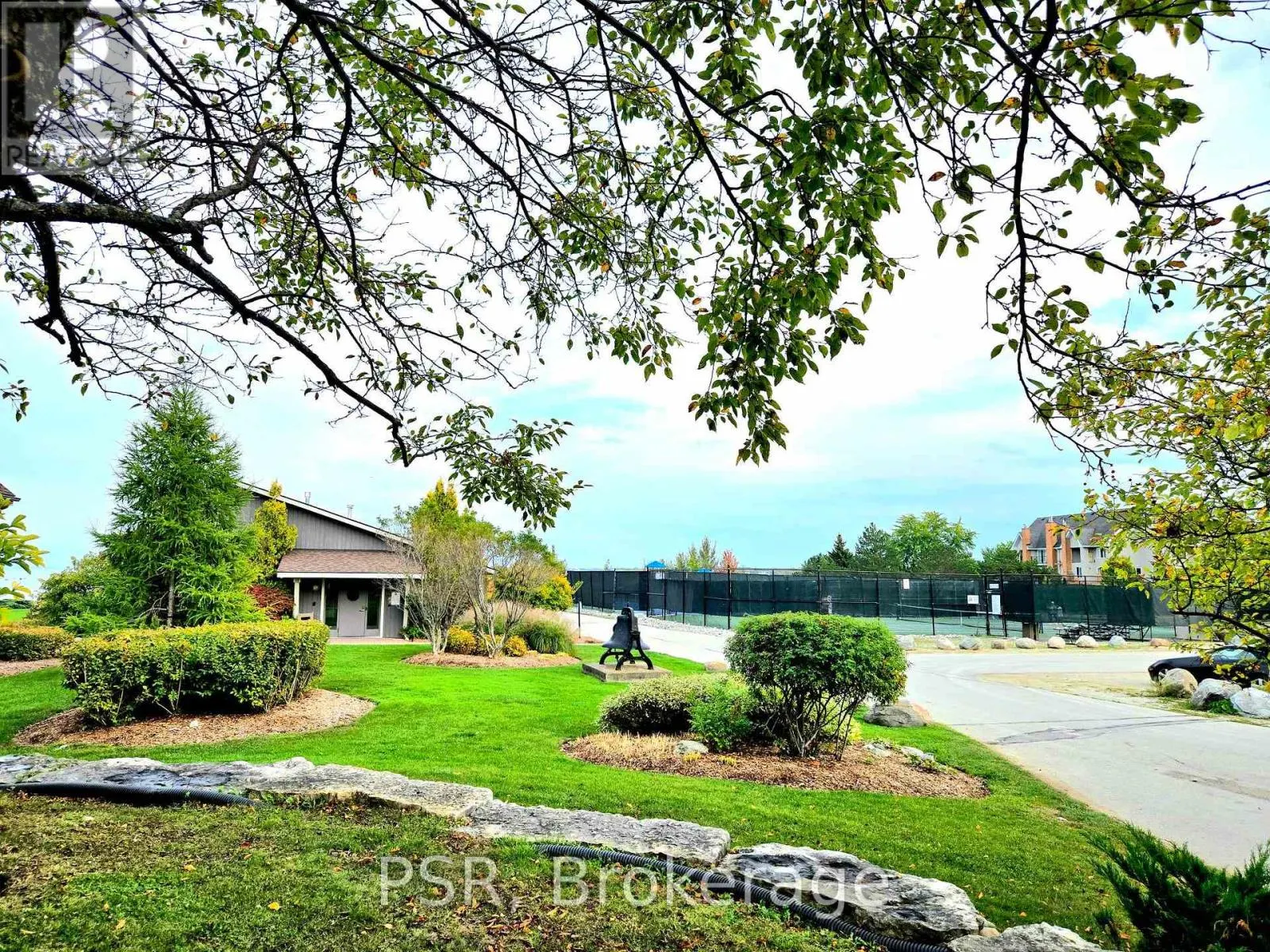 7 - 650 JOHNSTON PARK AVENUE, #7