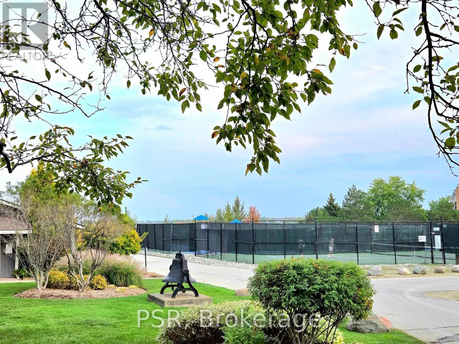 7 - 650 JOHNSTON PARK AVENUE, #7