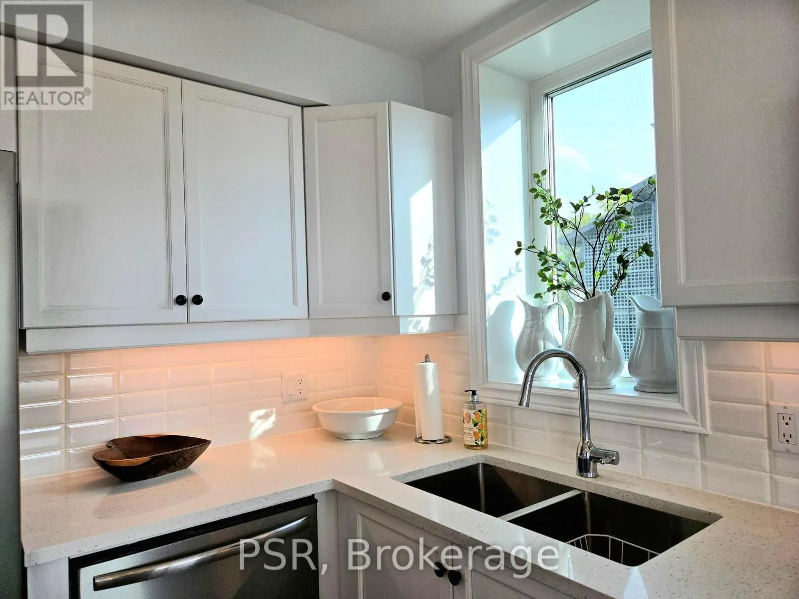 7 - 650 JOHNSTON PARK AVENUE, #7
