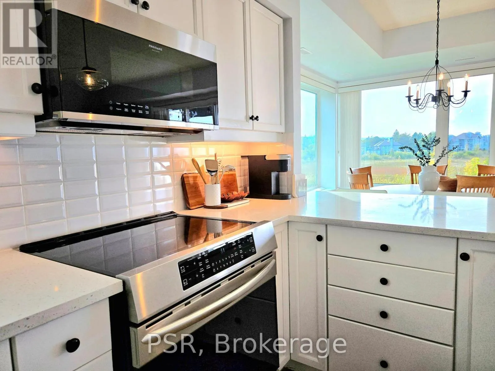 7 - 650 JOHNSTON PARK AVENUE, #7
