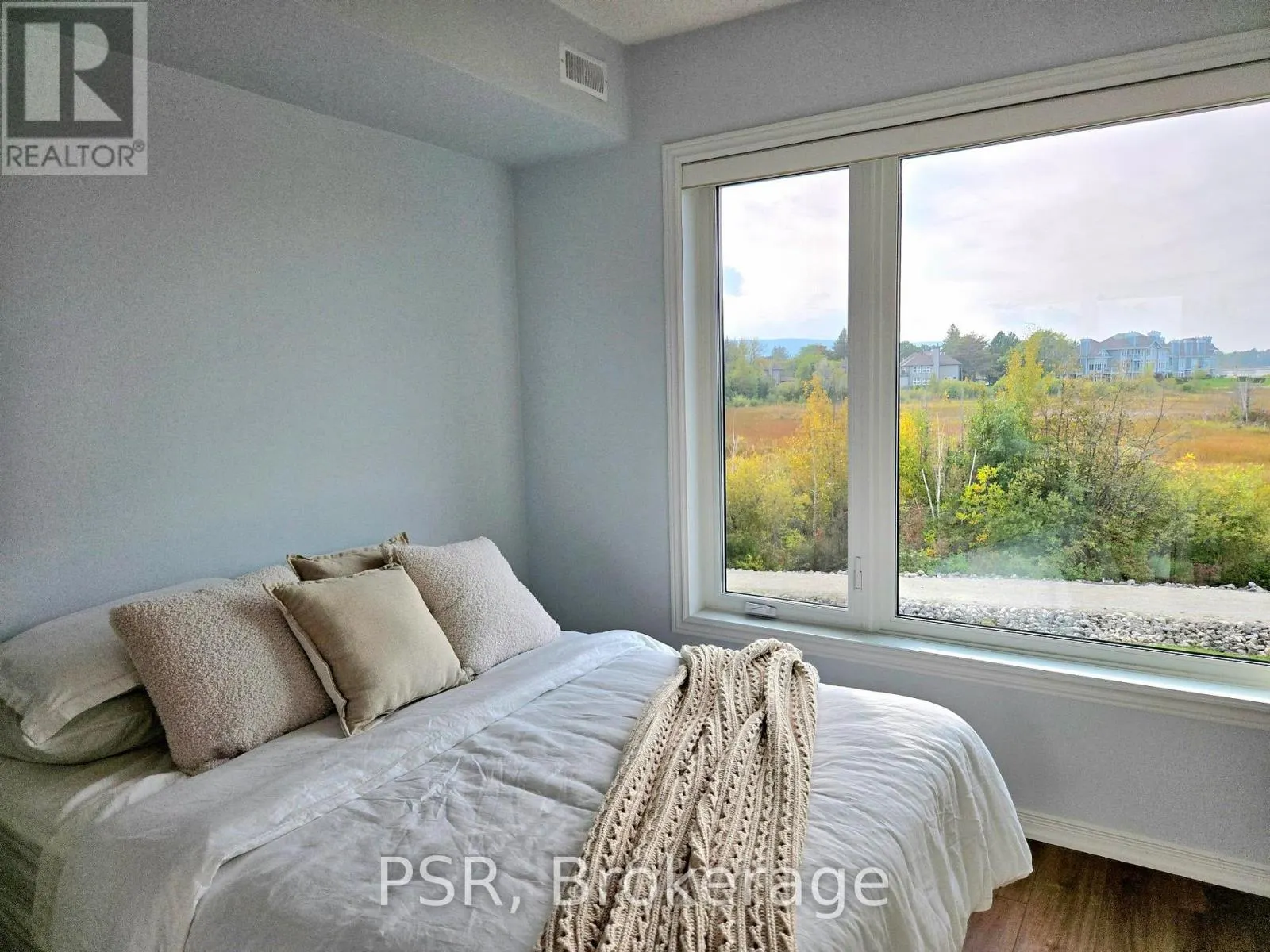 7 - 650 JOHNSTON PARK AVENUE, #7