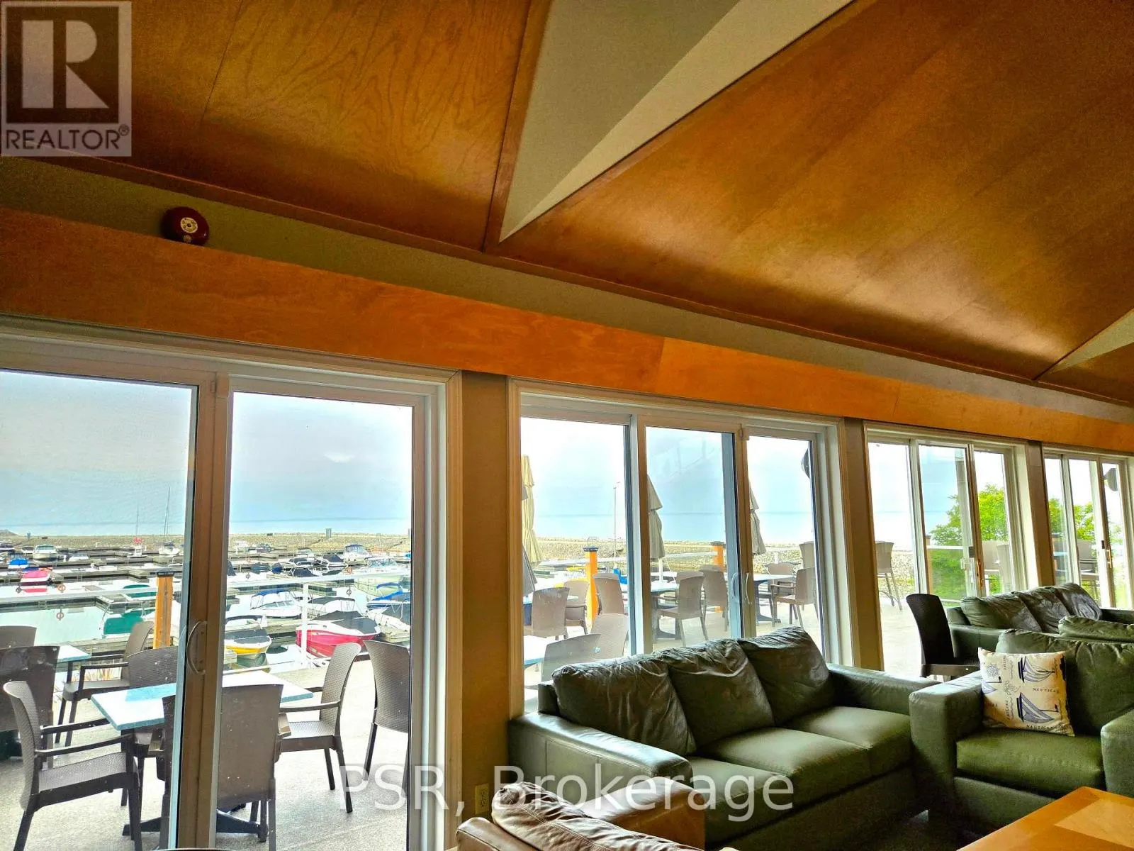 7 - 650 JOHNSTON PARK AVENUE, #7