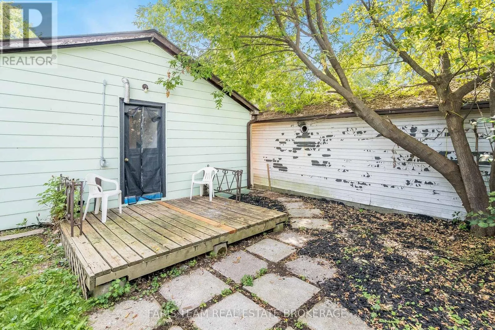 16 WATERSIDE DRIVE