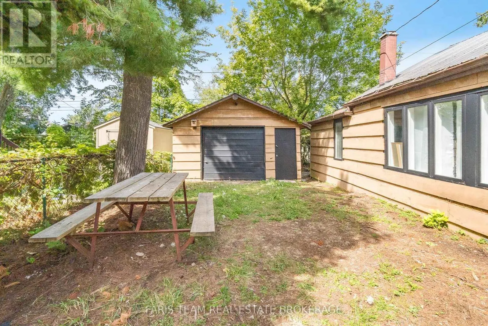 16 WATERSIDE DRIVE