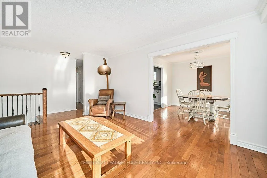 25 EILEEN DRIVE