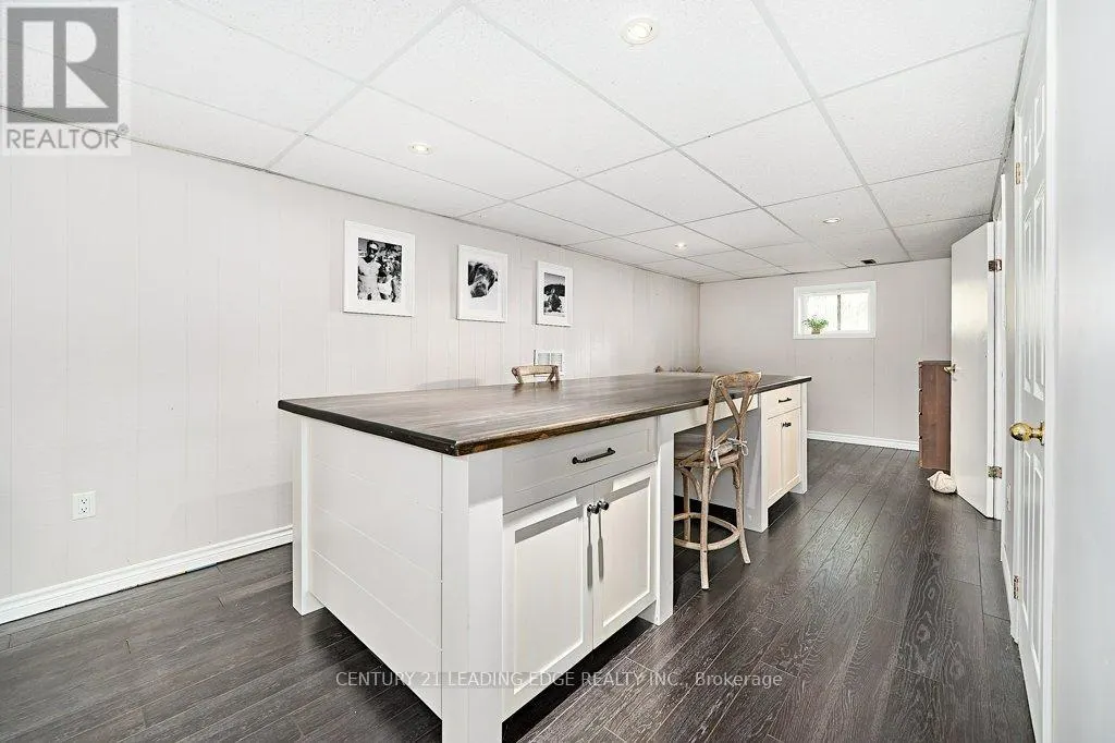 25 EILEEN DRIVE