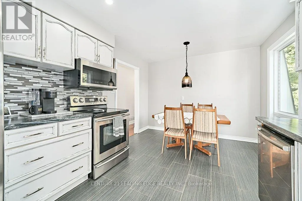 25 EILEEN DRIVE
