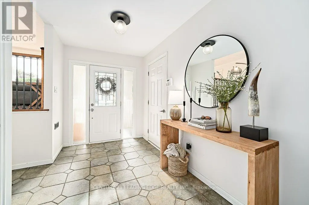 25 EILEEN DRIVE