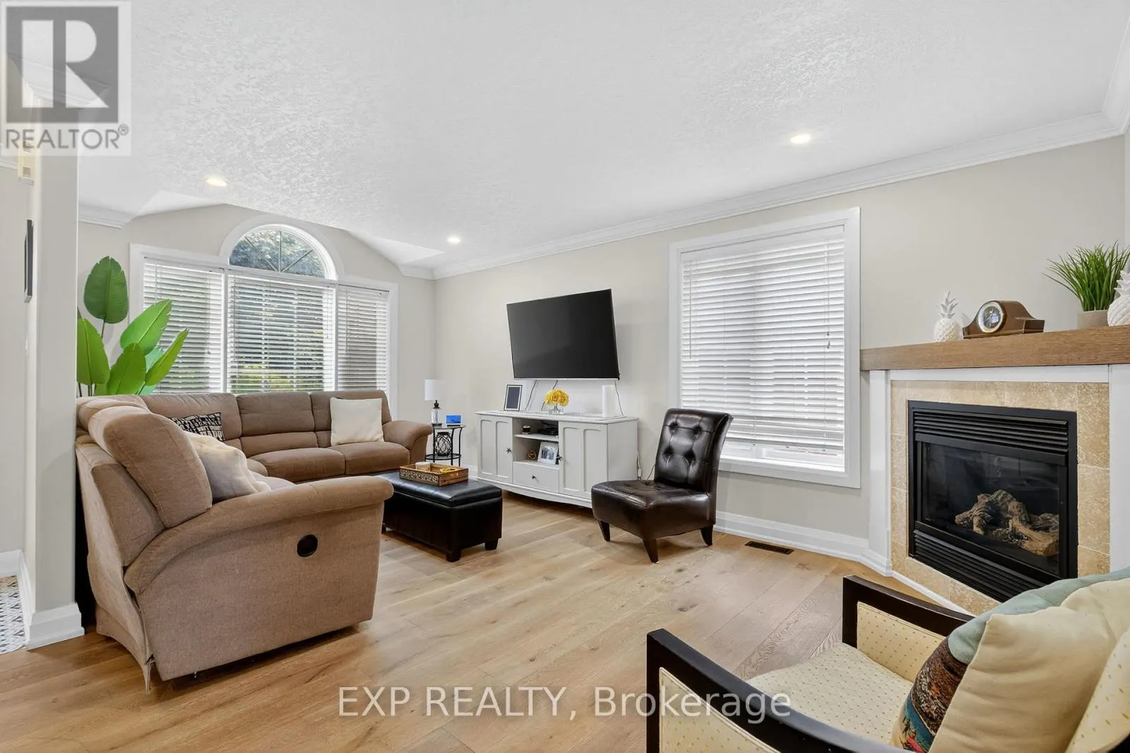 7 PACIFIC AVENUE