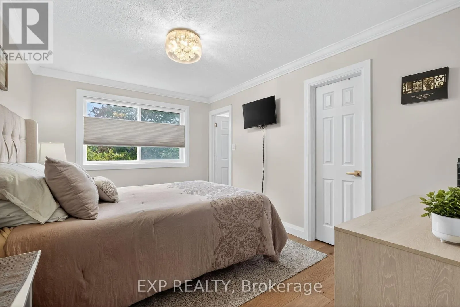 7 PACIFIC AVENUE