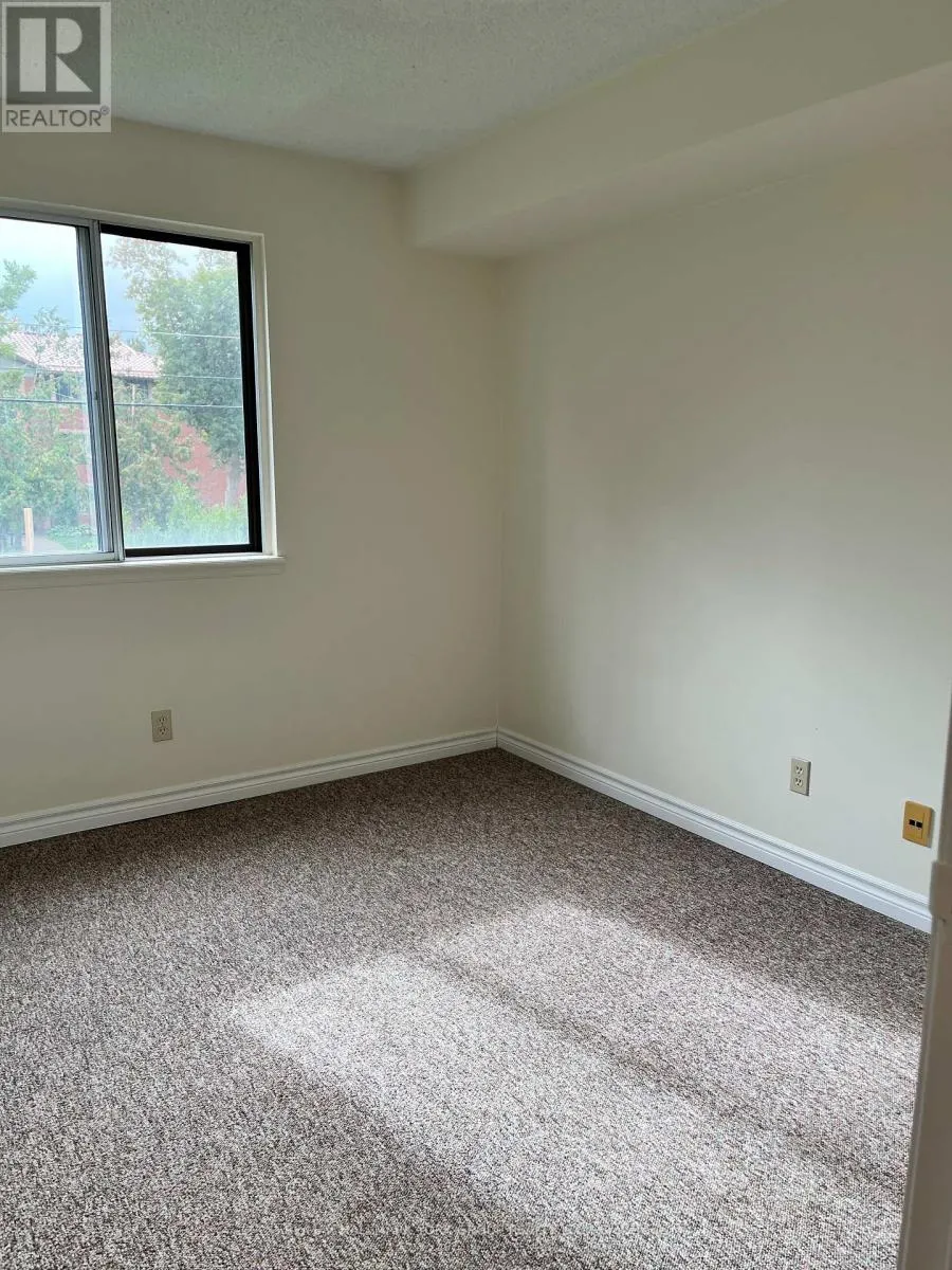 O5 - 131 EDGEHILL DRIVE