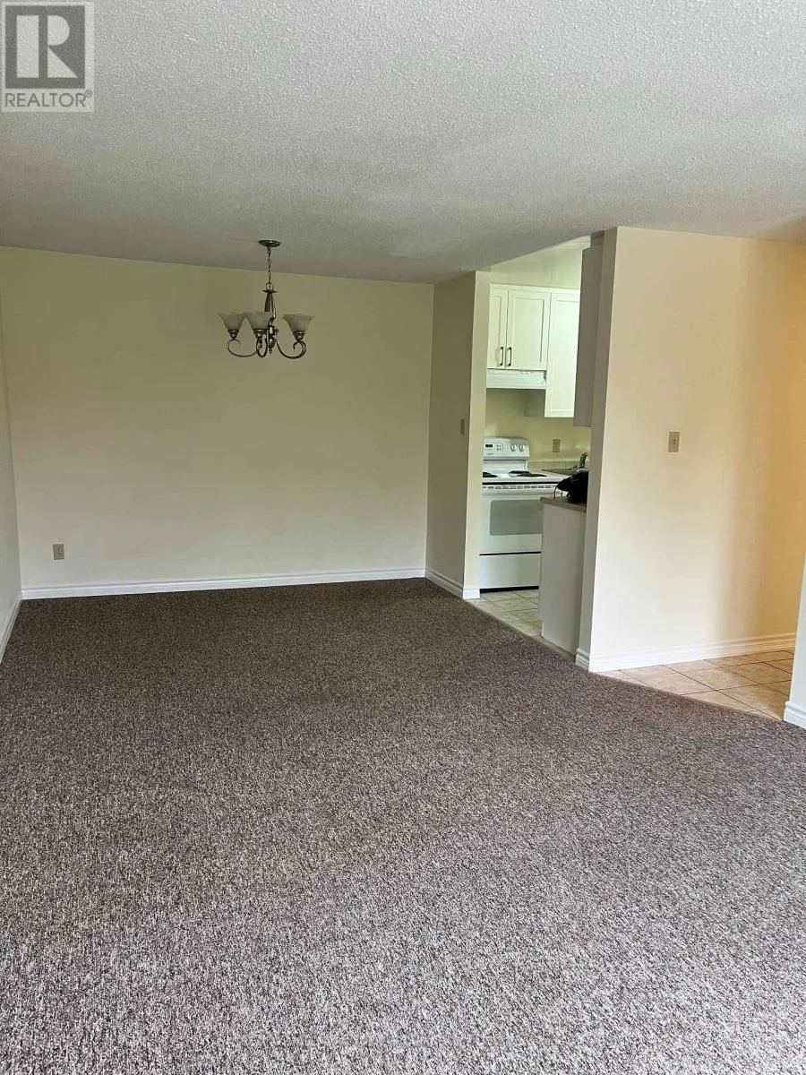 O5 - 131 EDGEHILL DRIVE