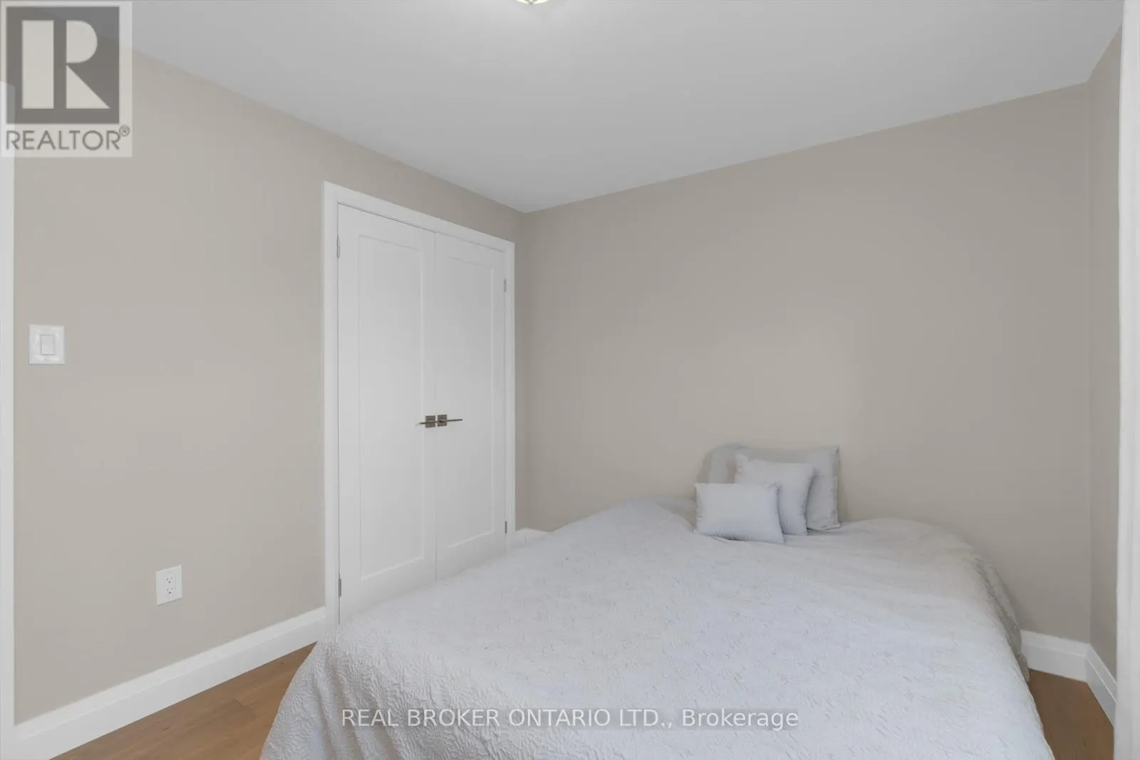 17 LOCKE AVENUE