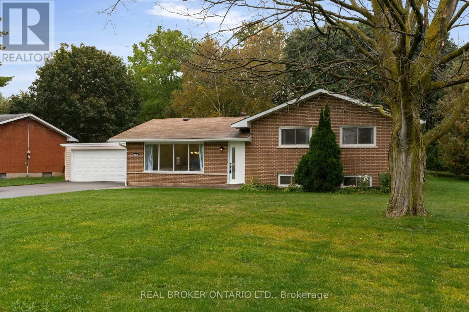 17 LOCKE AVENUE