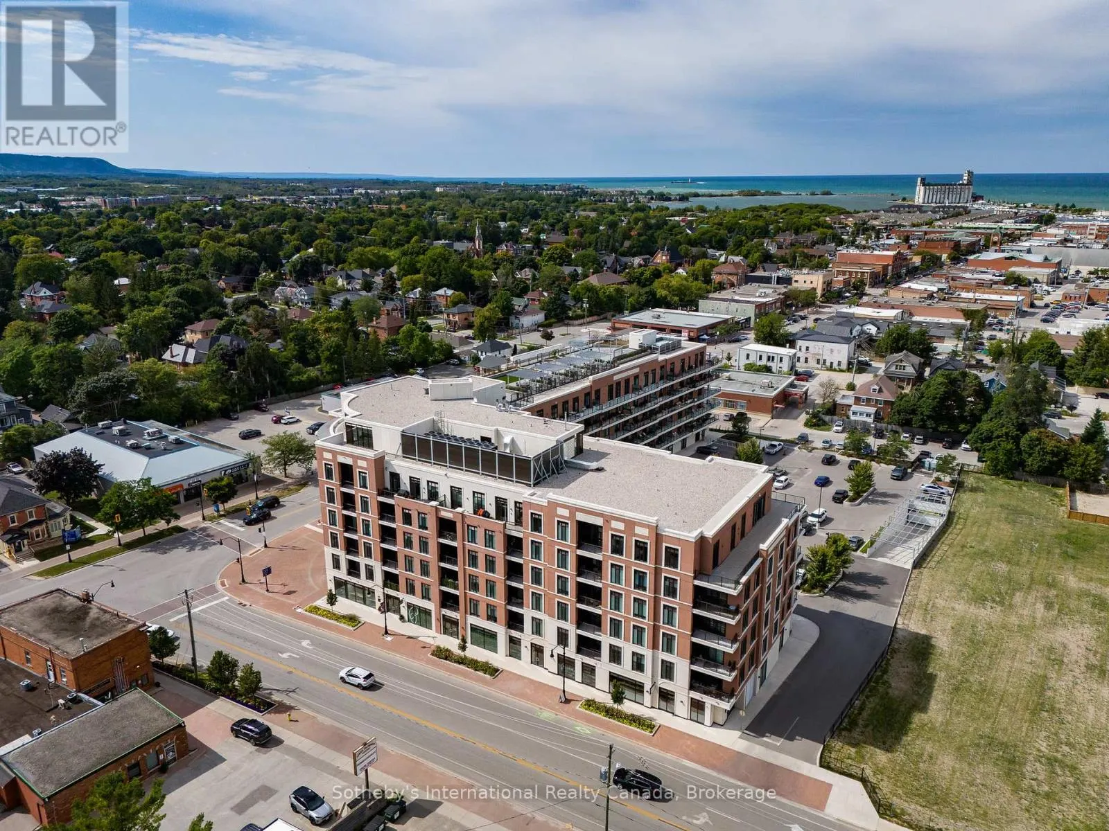 301 - 1 HUME STREET, #301