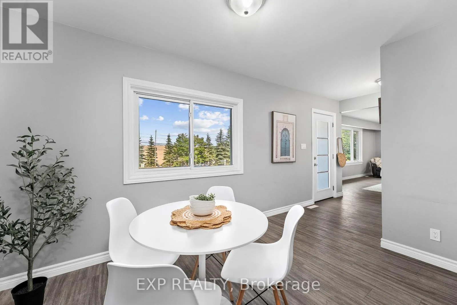 143 WESTMOUNT DRIVE N