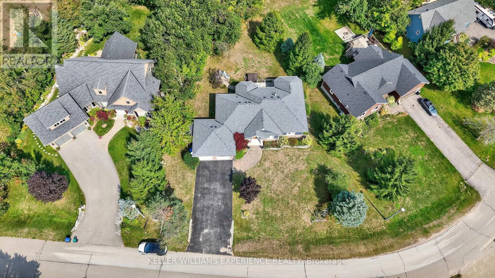 25 BRIDLE PATH