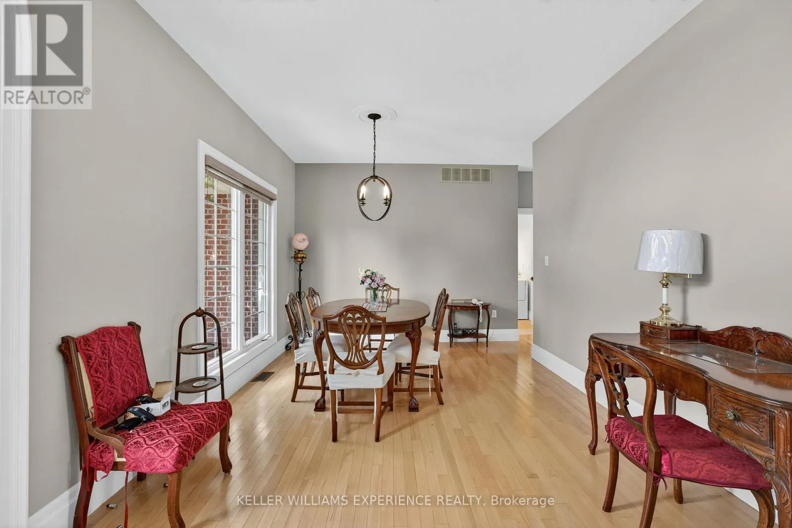 25 BRIDLE PATH