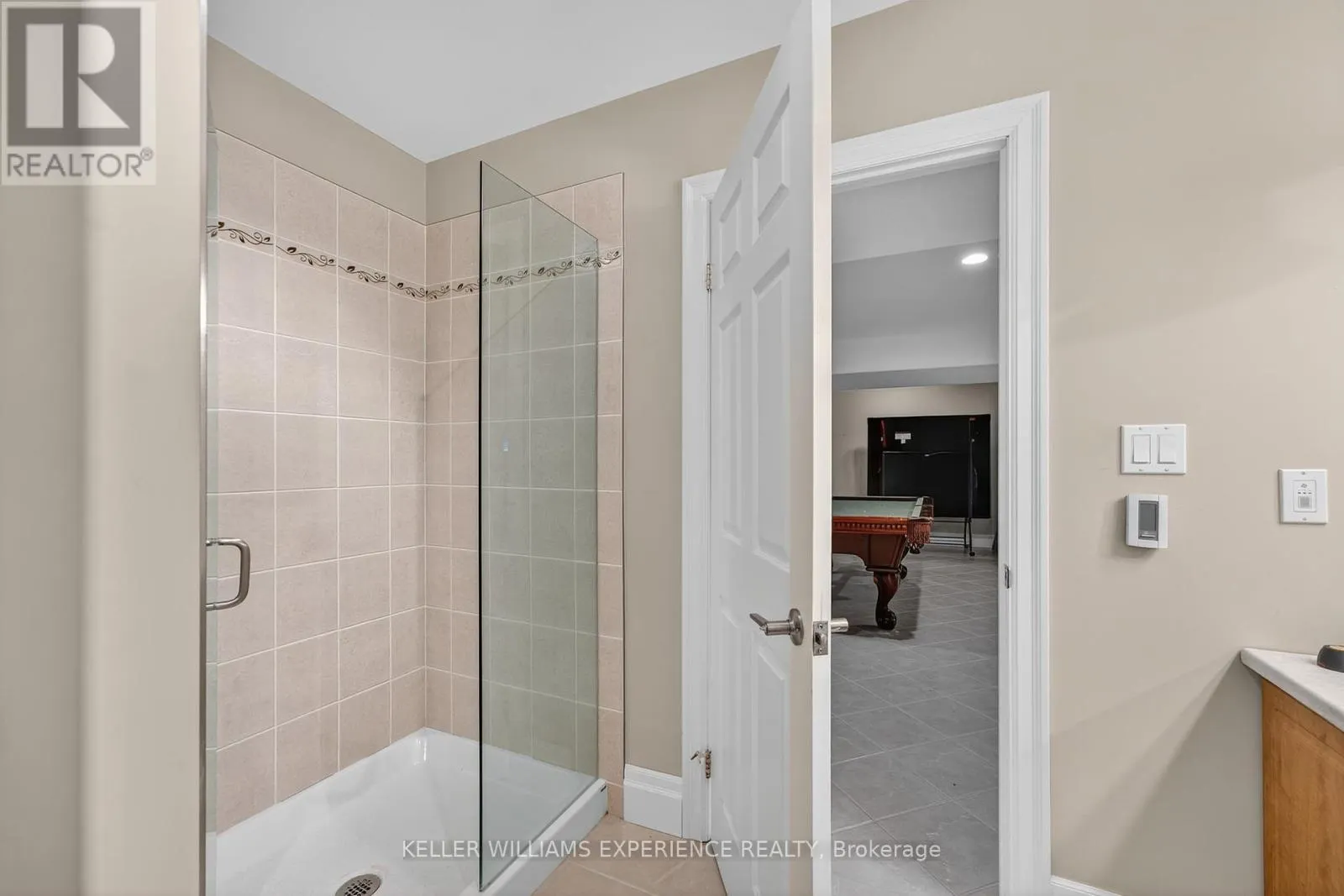 25 BRIDLE PATH
