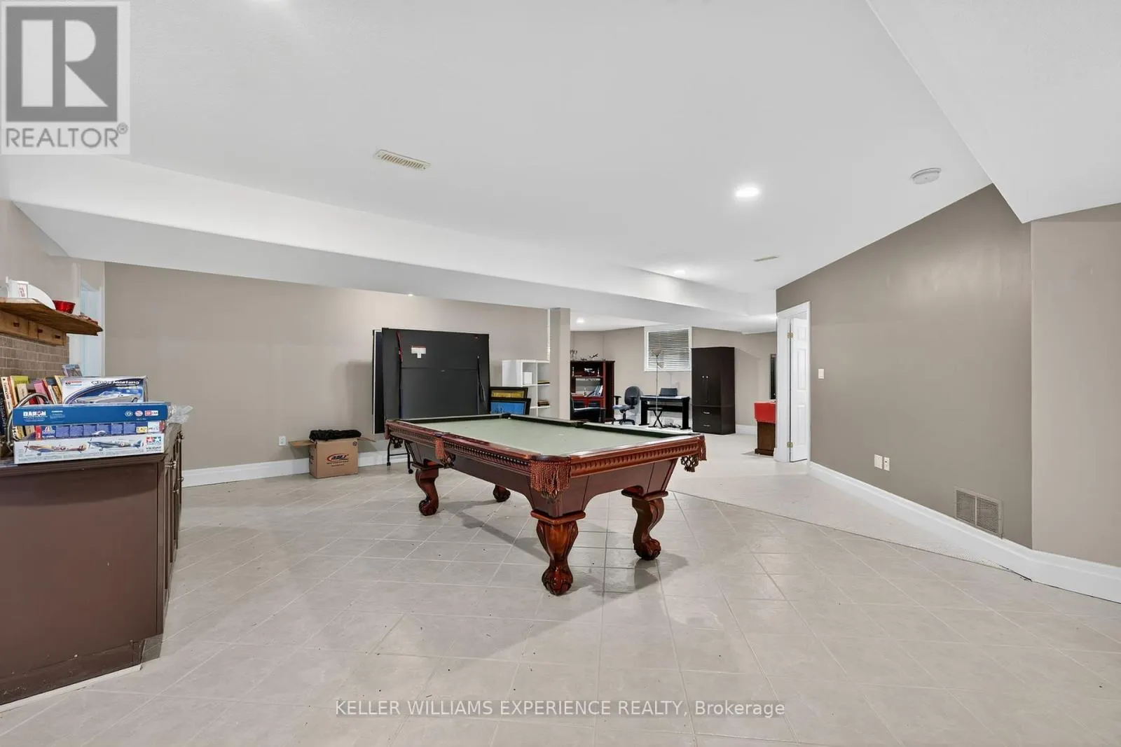 25 BRIDLE PATH