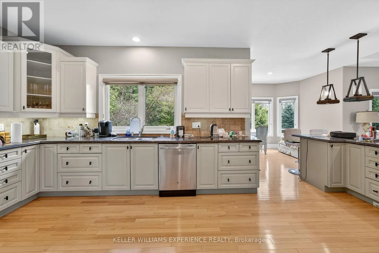 25 BRIDLE PATH