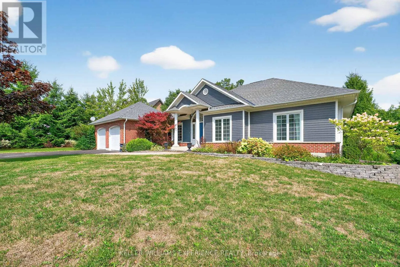 25 BRIDLE PATH