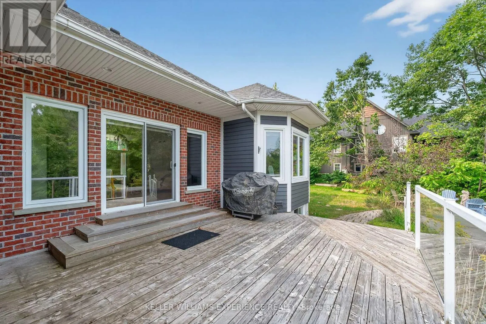 25 BRIDLE PATH