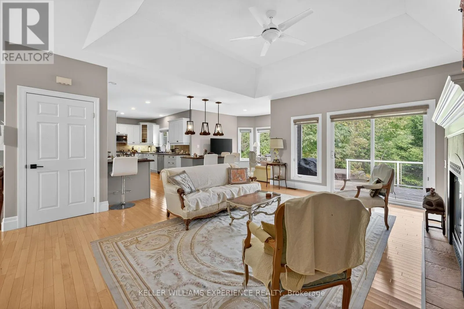 25 BRIDLE PATH