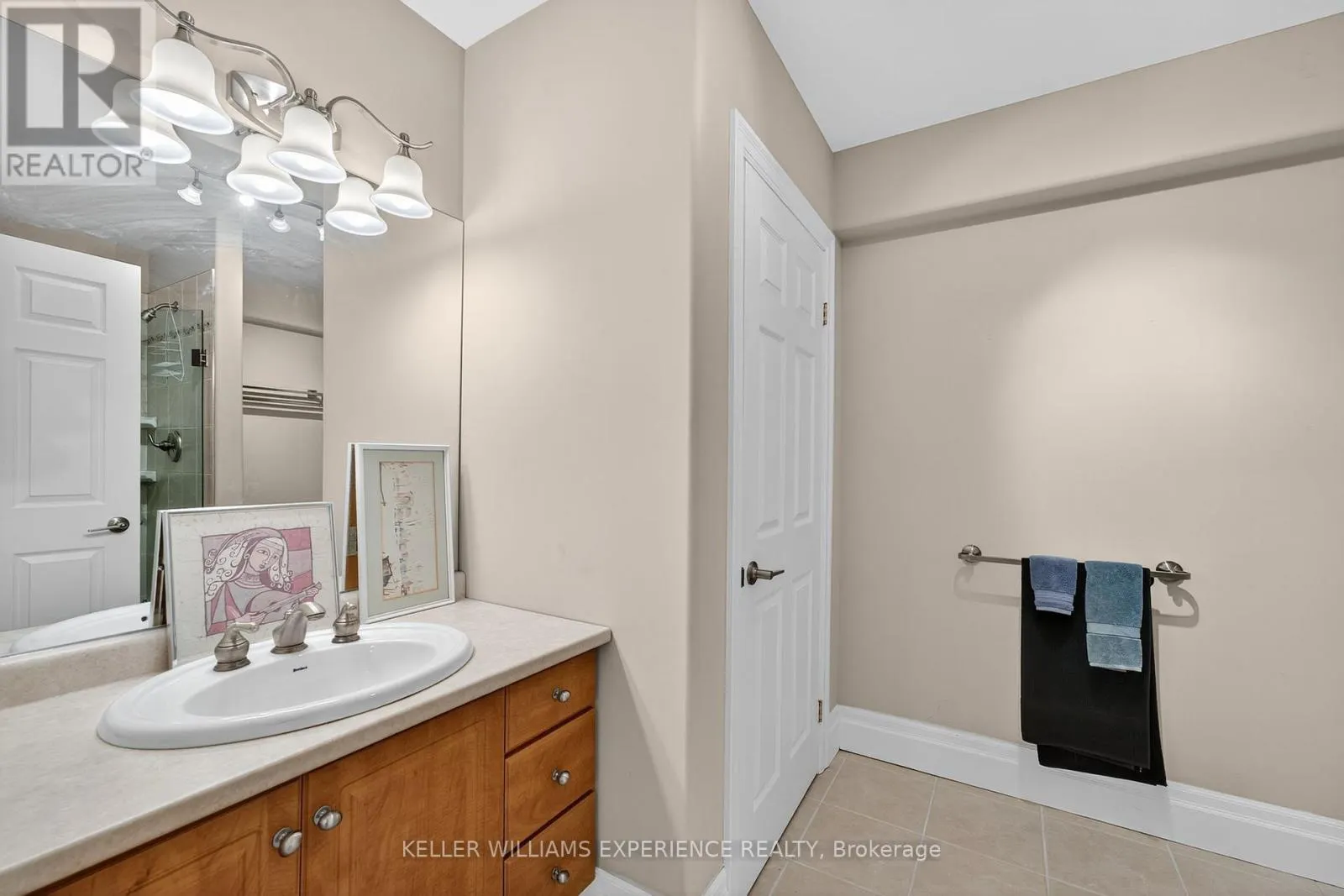 25 BRIDLE PATH