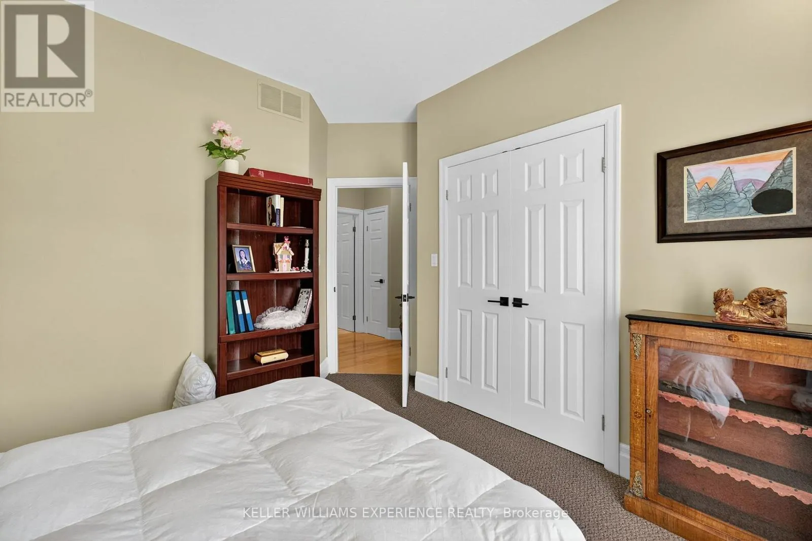 25 BRIDLE PATH