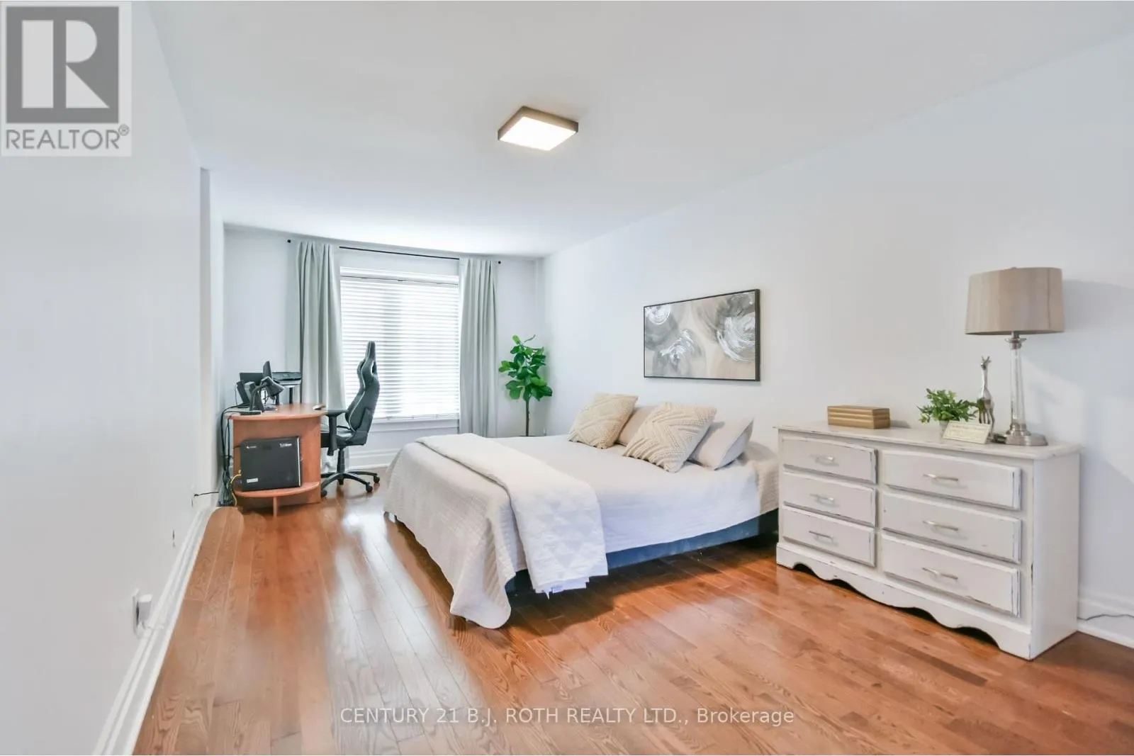 25 KEATS DRIVE