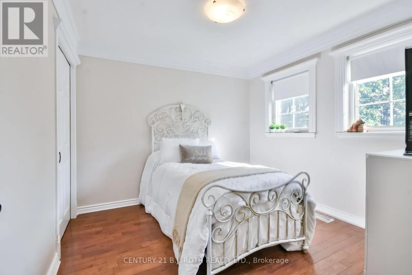25 KEATS DRIVE