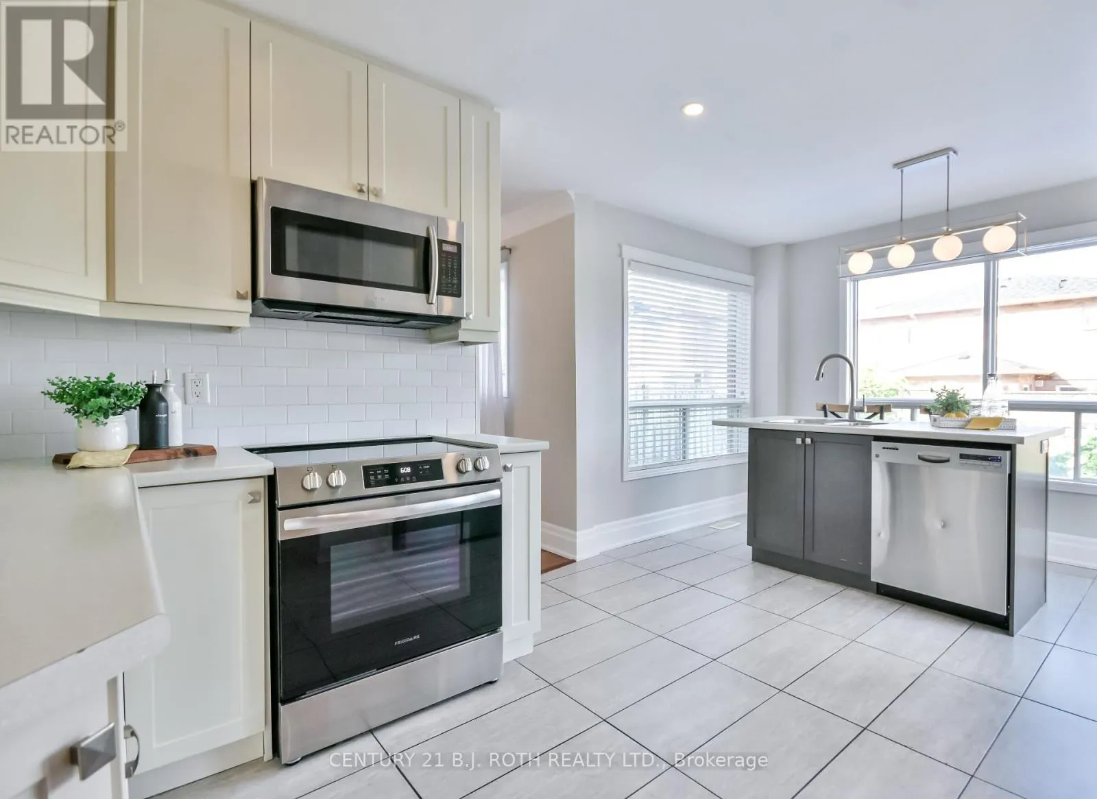 25 KEATS DRIVE