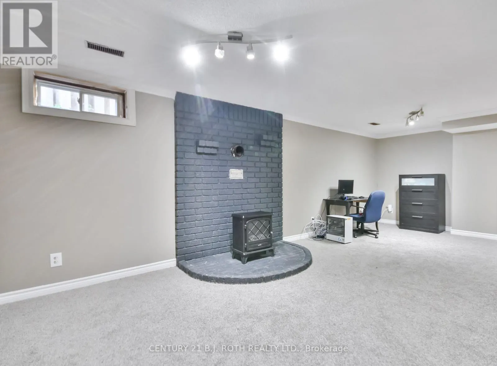 25 KEATS DRIVE
