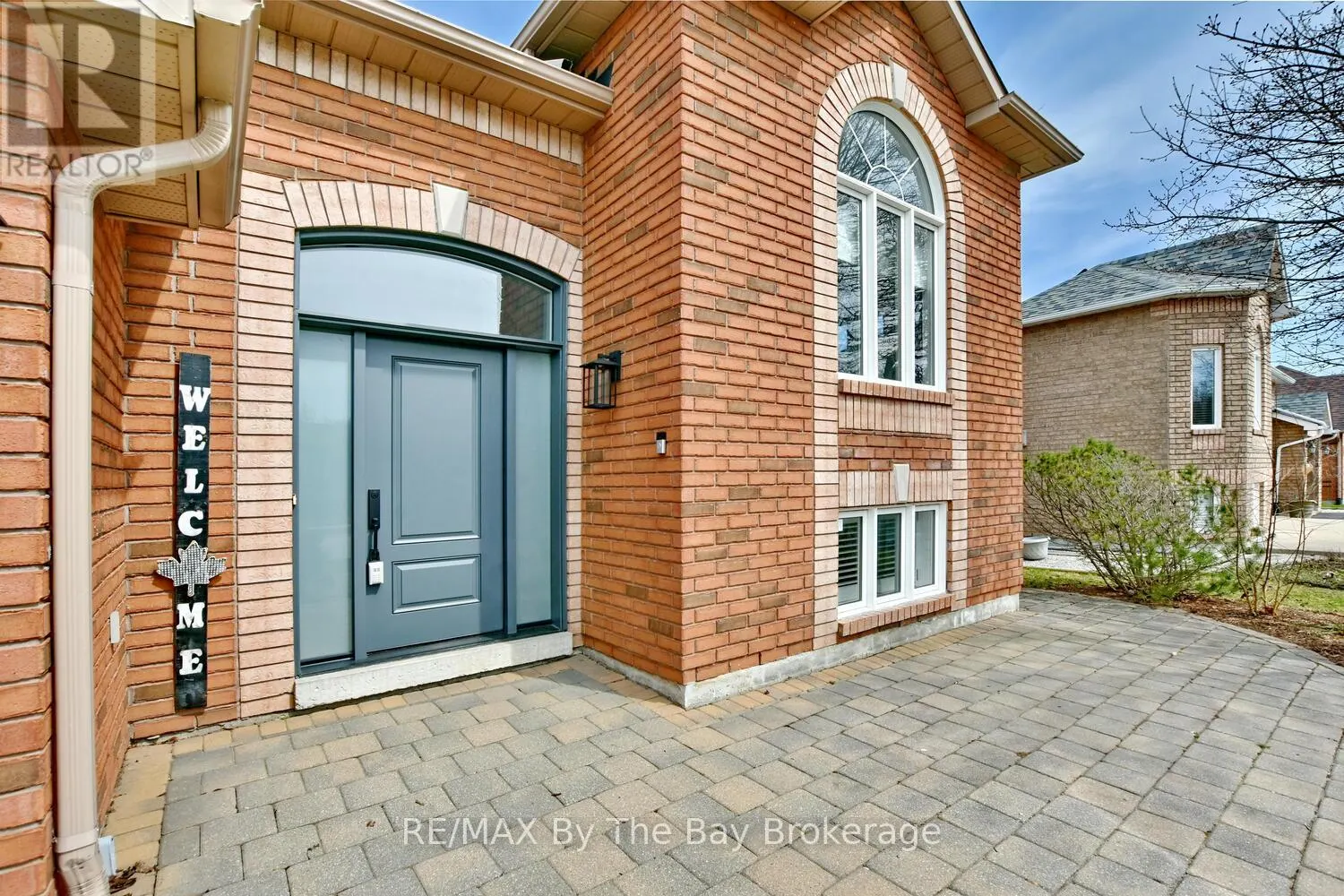 424 RAMBLEWOOD DRIVE