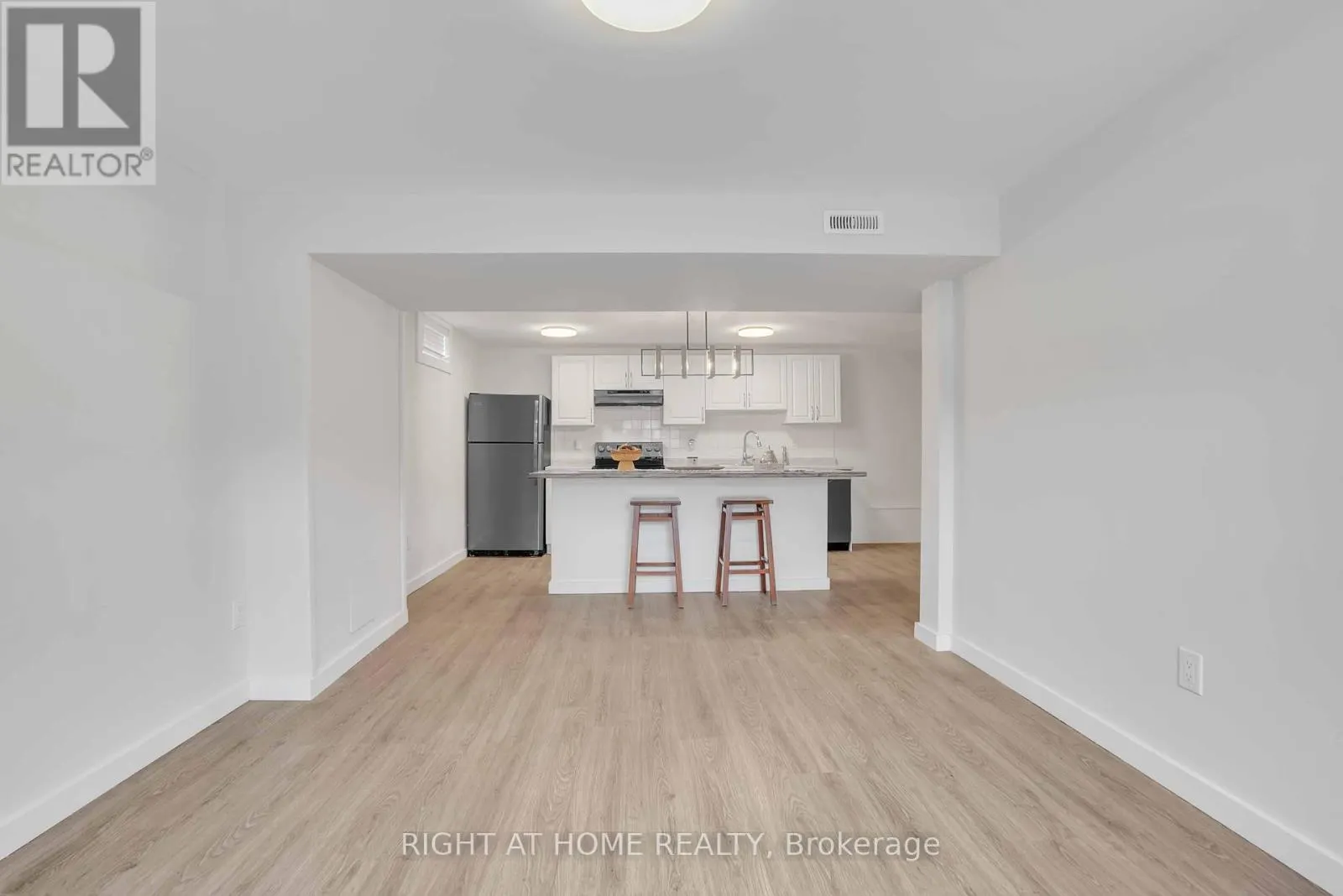 192 EDGEHILL (LOWER) DRIVE