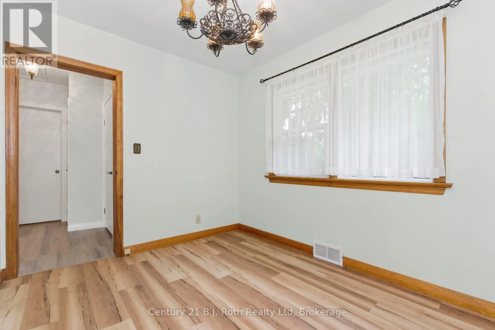 639 YONGE STREET