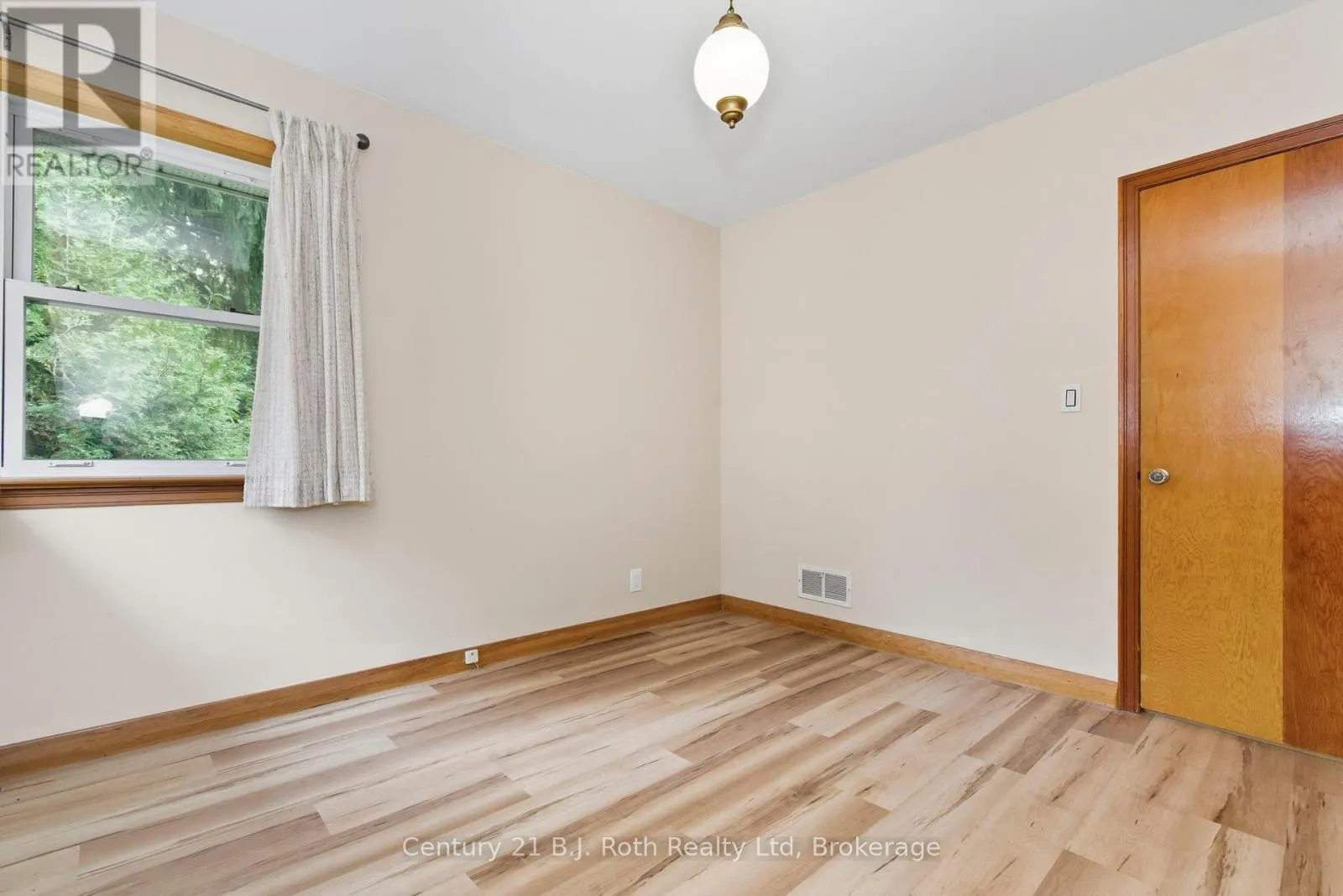 639 YONGE STREET